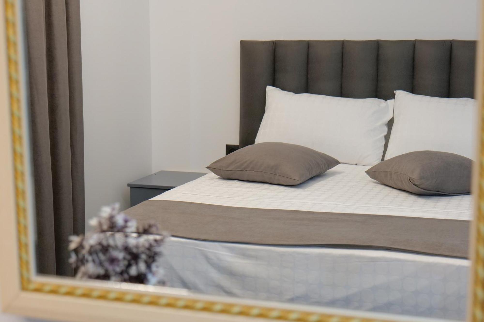 Hotel Celaj Вльора Екстер'єр фото