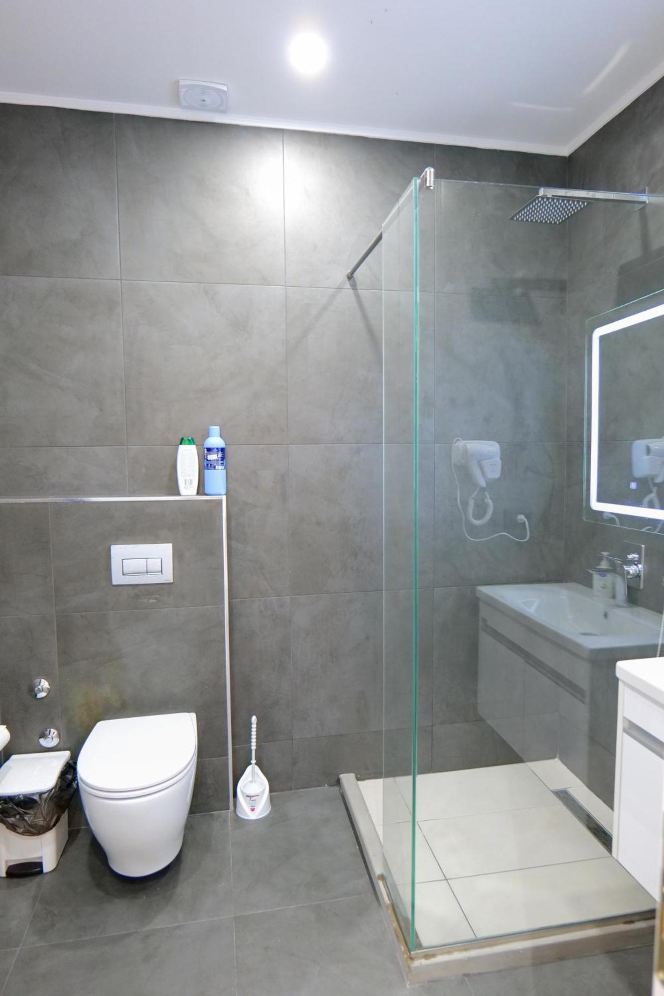 Hotel Celaj Вльора Екстер'єр фото