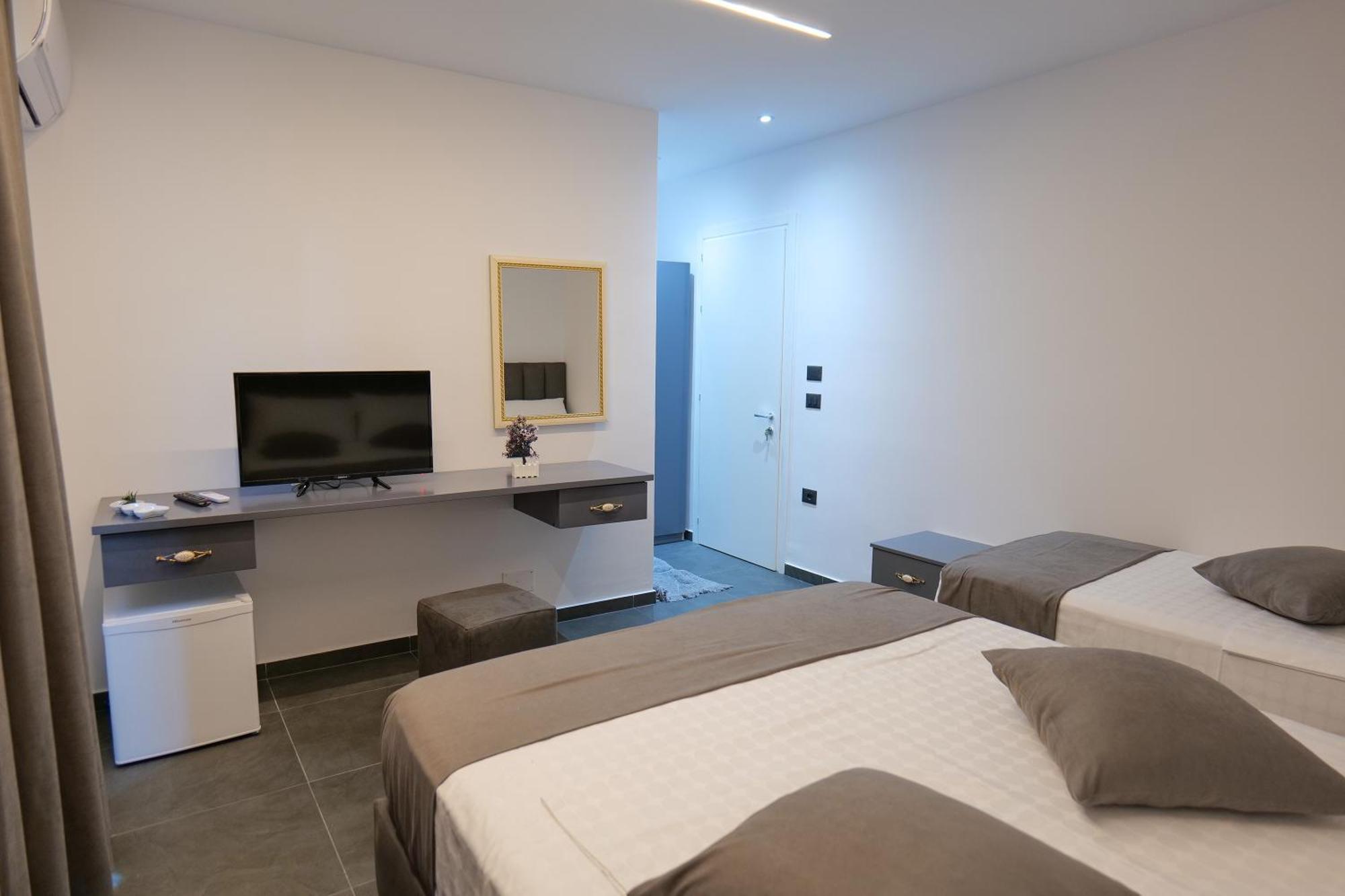 Hotel Celaj Вльора Екстер'єр фото